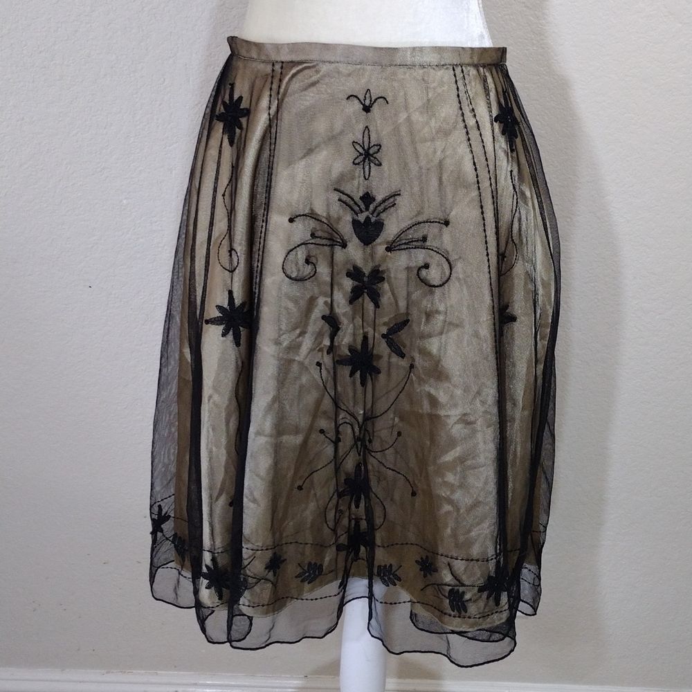 Constance Marie 🌟 4 For $15 Vintage Black & Gold Skirt Length 24"